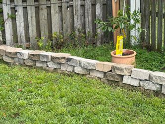 Retaining wall blocks