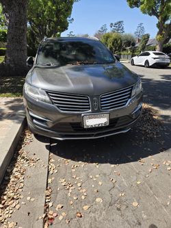 2017 Lincoln MKS