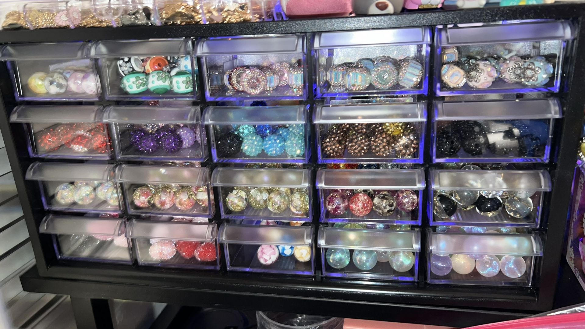 Organizer with fancy beads