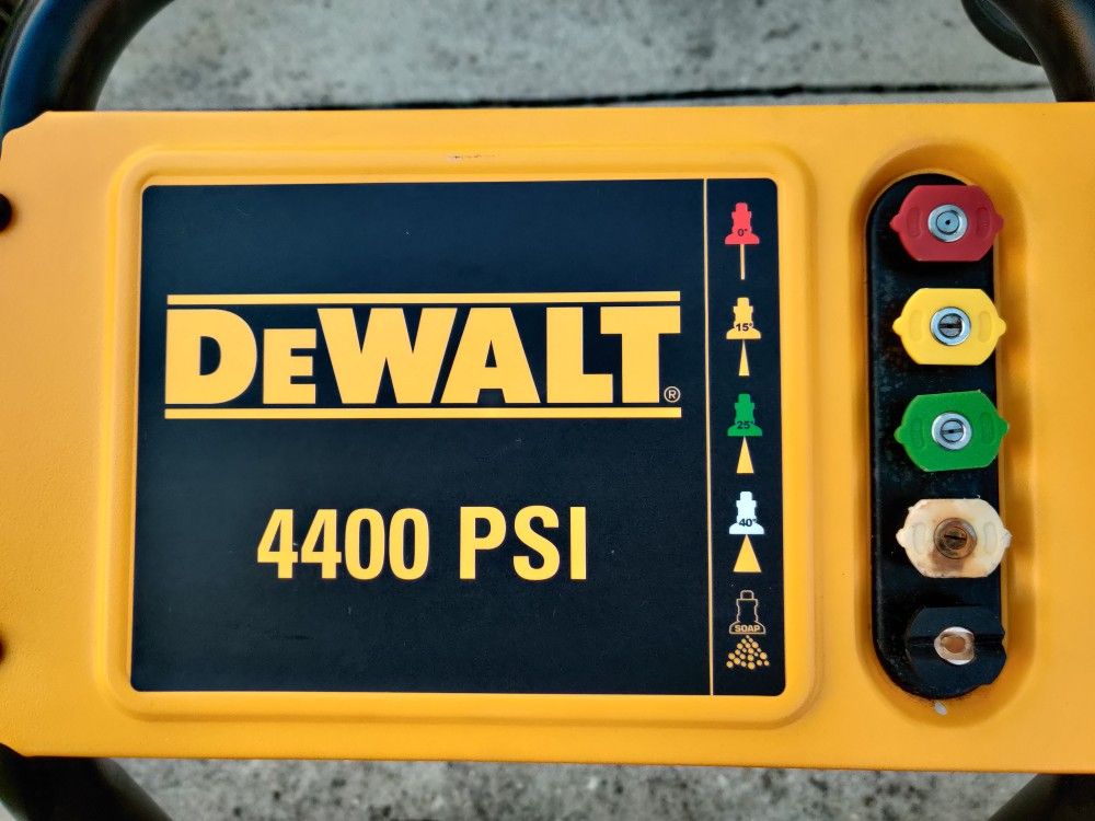 DeWalt 4400 PSI Pressure Washer + Surface Cleaner for Sale in Kissimmee
