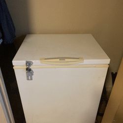 MINI FREEZER