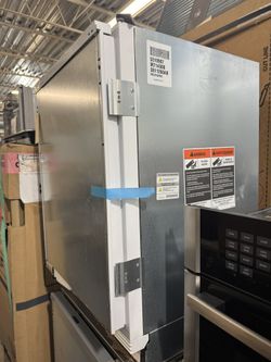 24" Designer Undercounter Refrigerator – Panel Ready (Left Hinge)