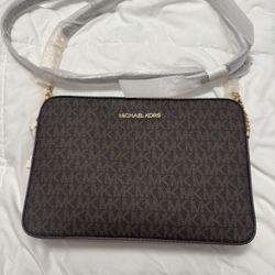 Michael Kors Crossbody (NEW)
