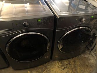 Whirlpool Washer and Gas Dryer Set