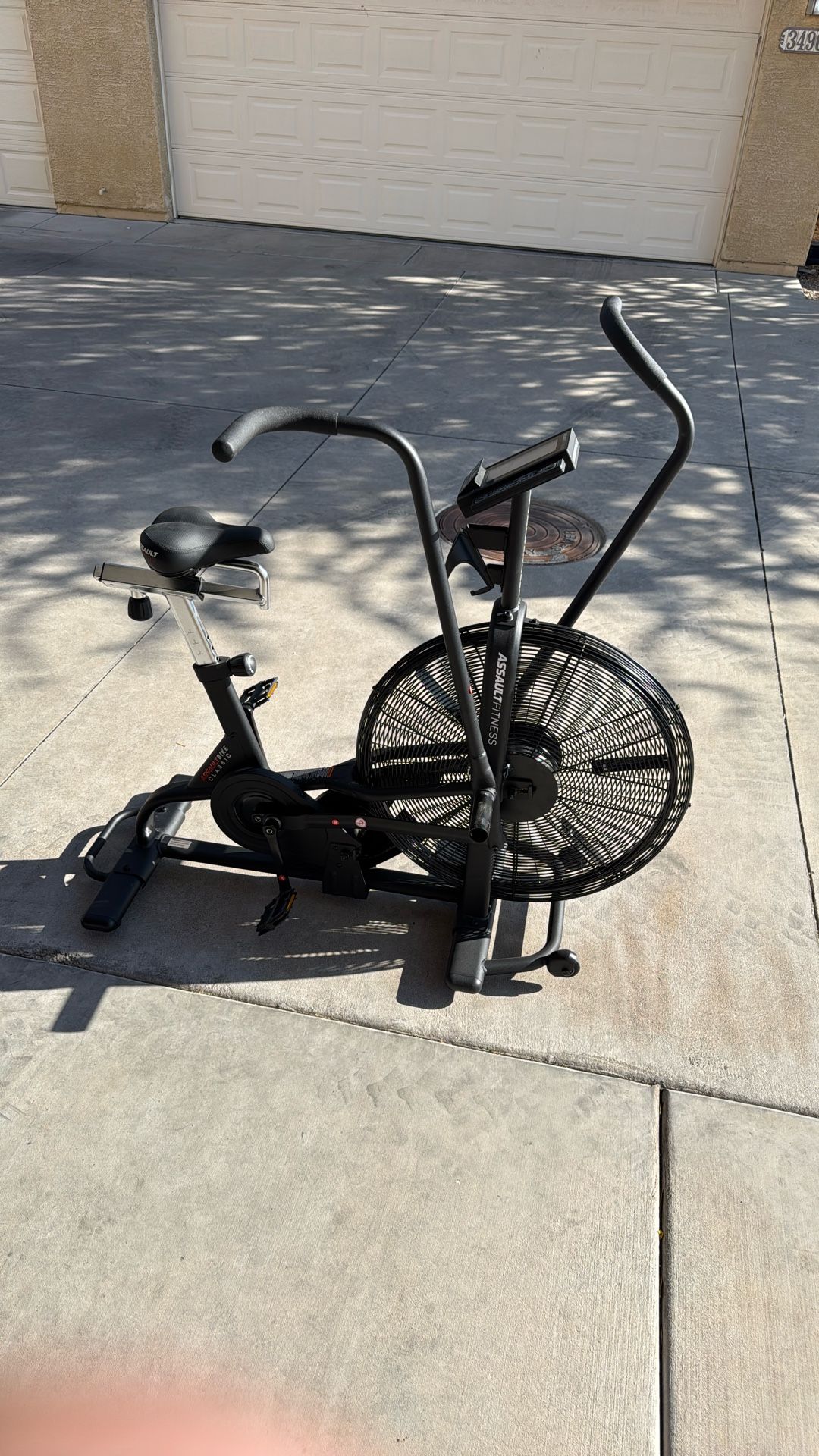 Air Dyne style Exercise Machine