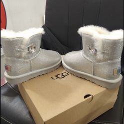 “BRAND NEW”    Woman Uggs