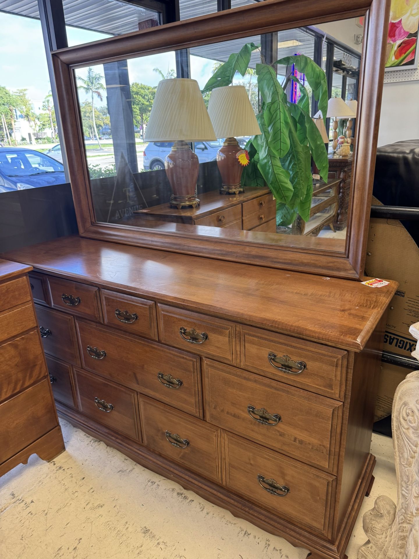 Large Wood Dresser W/ Mirror / Eight Drawers - Excellent Condition -