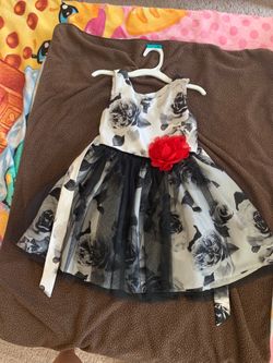 Girls dress size 4
