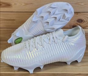 Brand New Under Armour Blur Pro Football Cleats White Iridescent Men Size 11.5, 12