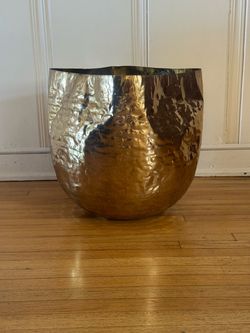 Large Hammered Gold Metal Planter – Modern Statement Piece