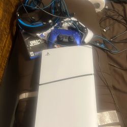 PS5 Disc Edition  Comes With Two Controllers MicHeadphones And Games !!