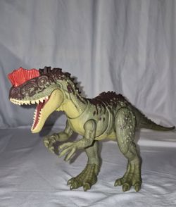 Jurassic World Dominon yangchuanosaurus dinosaur
