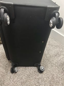 Ricardo lightweight luggage.