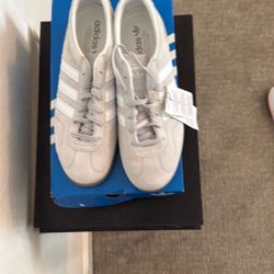 Women’s Gazelle In Gray and White 