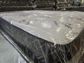 Twin mattress Boxspring metal frame 3pc special