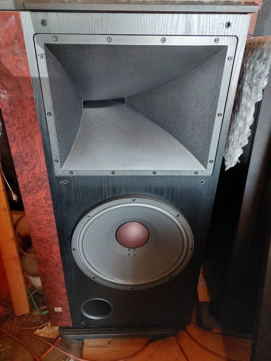 JBL S3100 and a Brand new pair of JBL 590 still in boxes 5000. for 