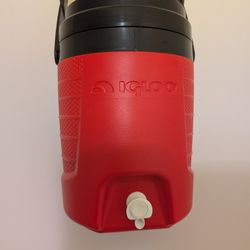New Igloo Water Jug 2 Gallons