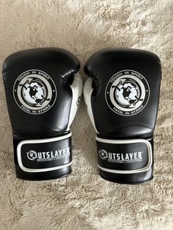 Outslayer Boxing Gloves + Nike Vintage Duffel + WRAPS – Barely Used  PACKAGE