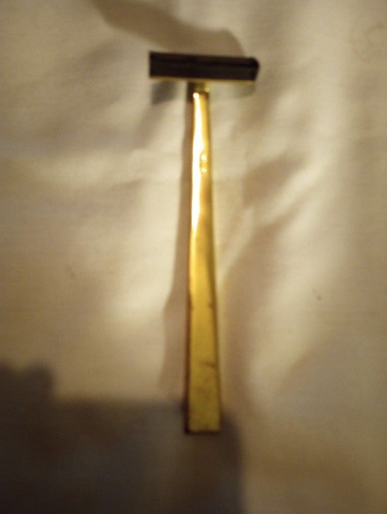 Older Metal Razor