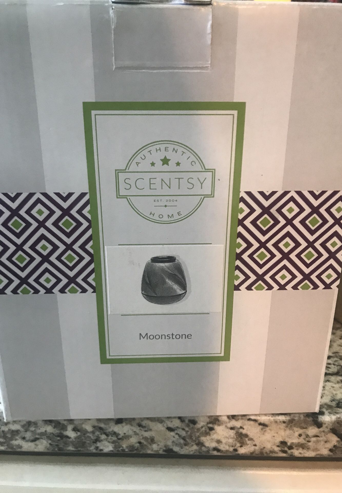 Scentsy moonstone warmer
