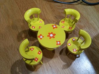 VINTAGE MINIATURE DINNING/KITCHEN TABLE WITH 4 CHAIRS MADE IN JAPAN