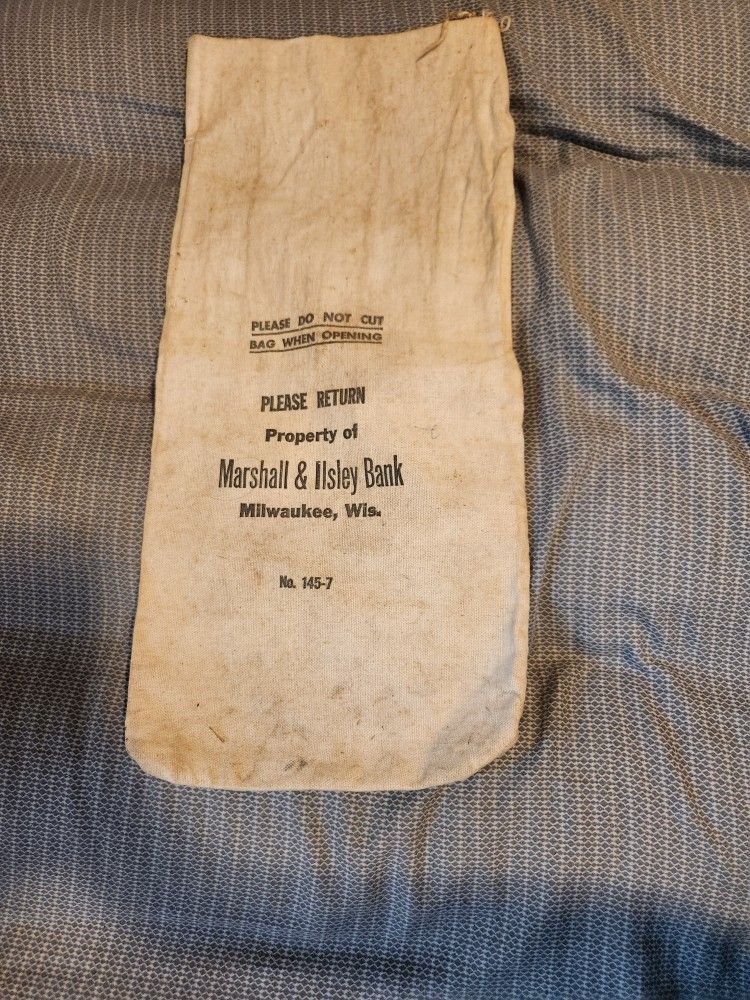 Marshall and Llsley Bank Money Bag