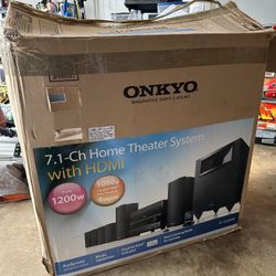 BAND NEW IN BOX onkyo 7 channel sounds system  never used 