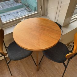 West Elm Tripod Dining Table And Chairs 