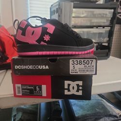DC children's size 5