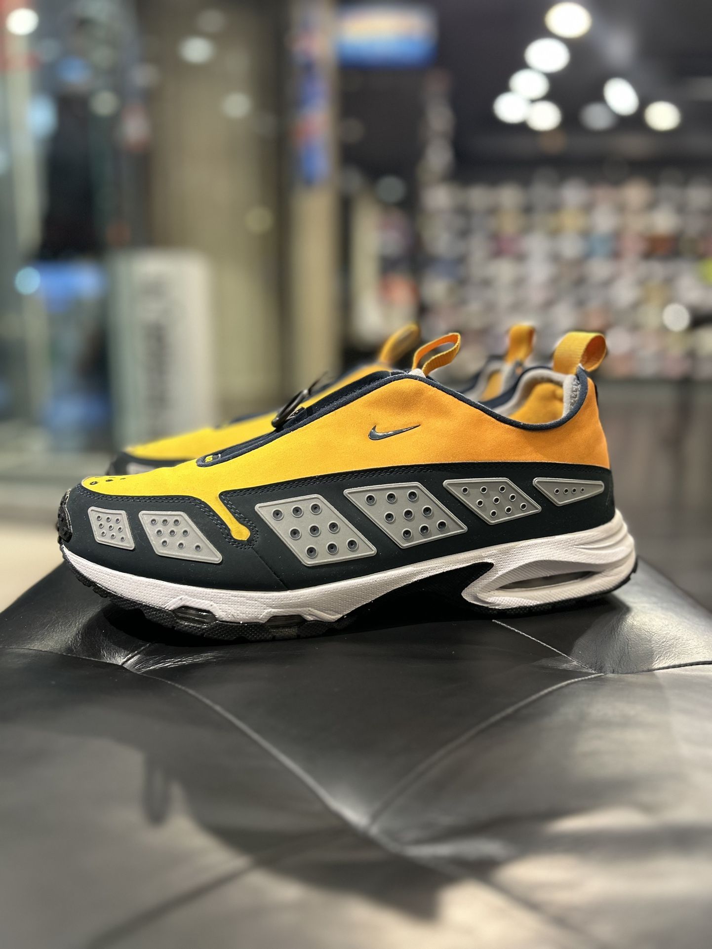 Nike Air Max Sunder Size 11.5 Men Shoes