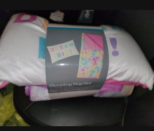 💖NEW SLEEPING BAG  WITH SQISHY PILLOW. 