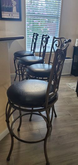 Chairs swivel cushioned 4
