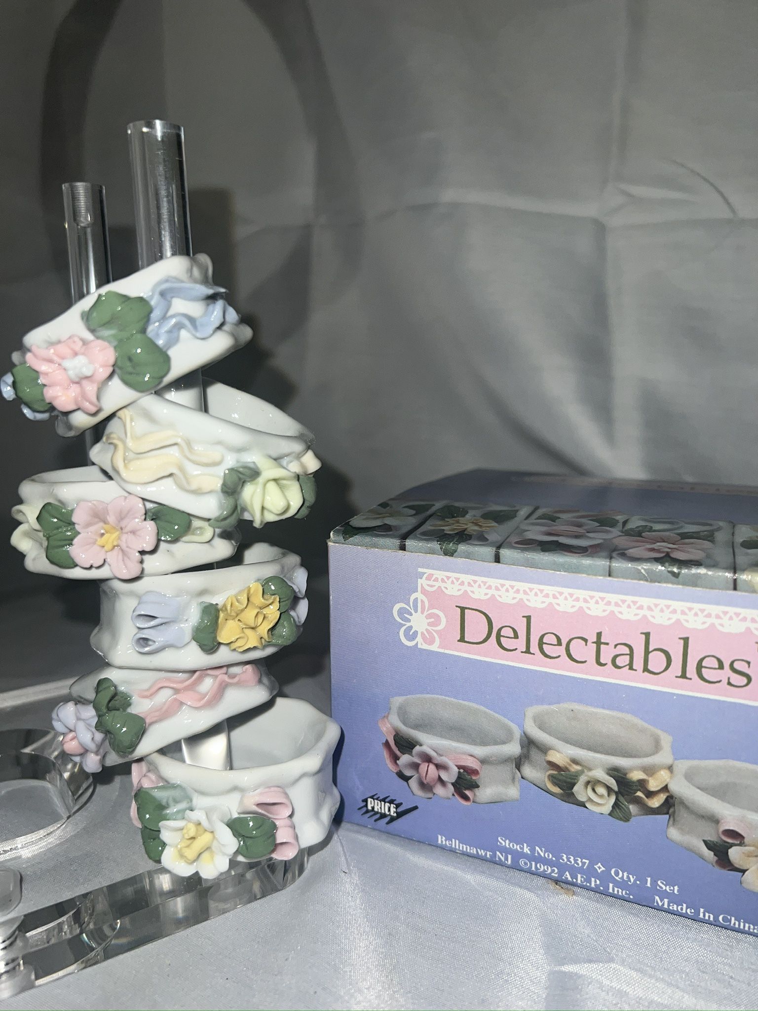 Vintage 6 Piece Set 3D Floral Pattern Porcelain Delectable Napkin Rings IN BOX