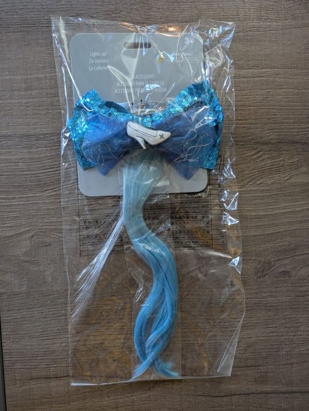 Disney Park Princess Cinderella a Light Up Hair Bow Glass Slipper Disneyland NWT. Condition is New.