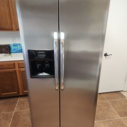 Frigidaire.  Refrigerator