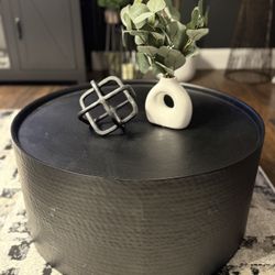 Modern Round Coffee Table (Black)