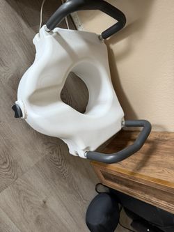 Toilet Riser With Handle