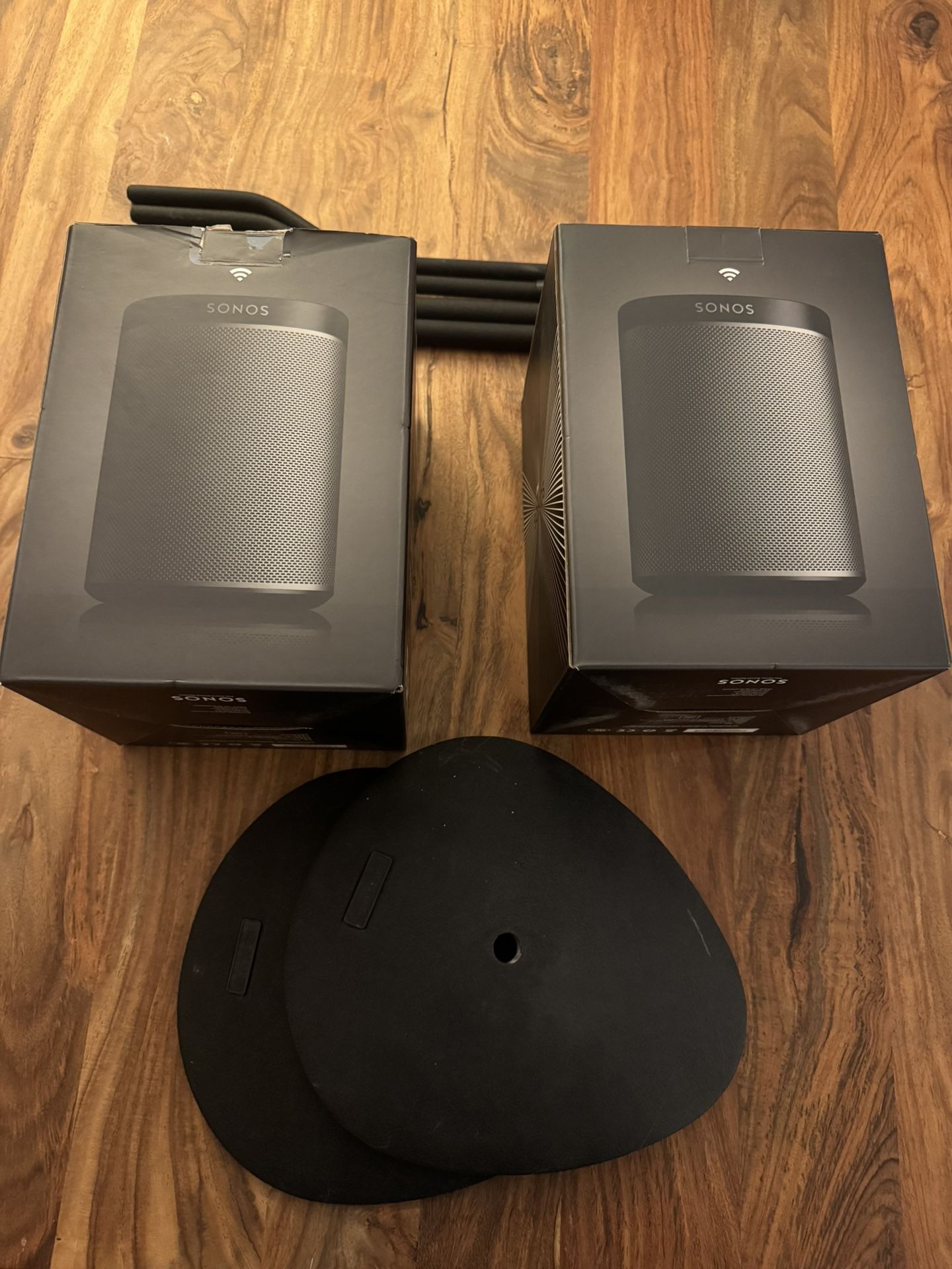 2x Sonos Black Stereo Play:1 Speakers Wireless Audio Pair w Stands PLAY1US1BLK
