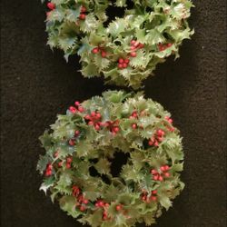 CHRISTMAS 🎄 VINTAGE HOLLY CANDLE HOLDERS 