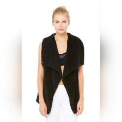 Alo Yoga Cozy Up Fuzzy Fleece Black Vest Women’s Size Small 