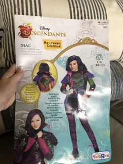 Girls Descendants Halloween costume size 10/12