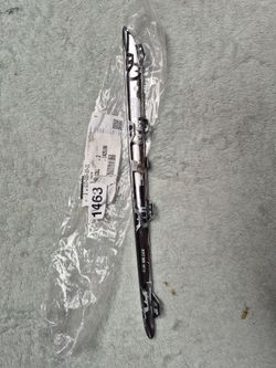 2014/19 G. Mercedes B. Center Molding Trim