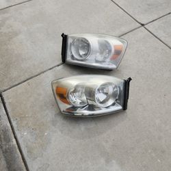 2008 Dodge Ram 1500 Headlights