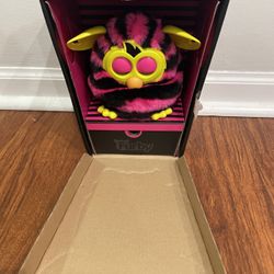Furby Boom! Pink and Black Stripes 2013 Hasbro Rare Brand-New Open Box