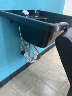 Shampoo Bowl W/ Chair