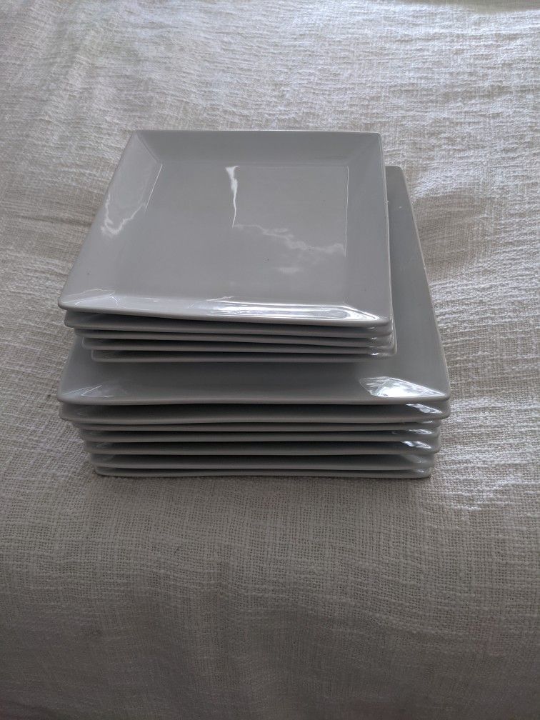 Crate And Barrel Plate Set