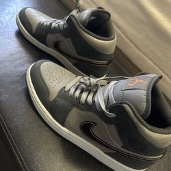 Air Jordan 1 MID 
