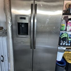 GE Refrigerator