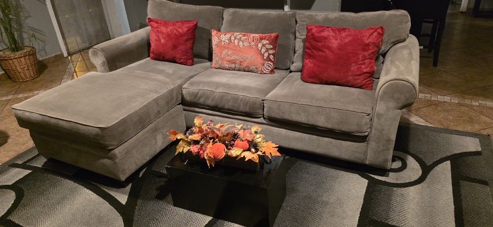 Gray Small Sectional Sofa With Reversible Chaise To Any Side  Pet And Smoke Free  Moving Can't Take It