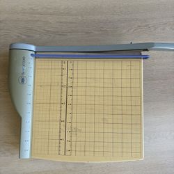 Guillotine Paper Cutter